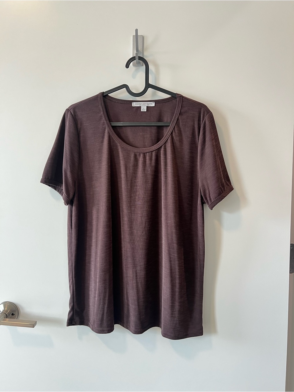 Green Envelope Brown Short-Sleeve Scoop Neck Tee